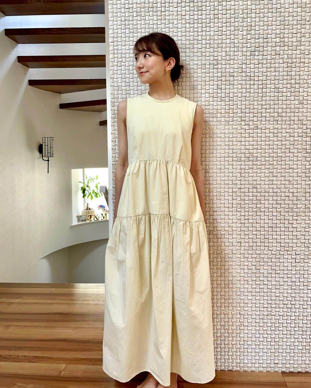 松村未央のインスタグラム：「. 暑い日は見た目から涼しく🐬 髪もアップにしてもらいました！  何をしても暑いと感じる今日😵‍💫 みなさん大丈夫ですか？  無理をせず、こまめな水分補給を忘れずに☀️ 天気の急変にもご注意くださいね🙏」