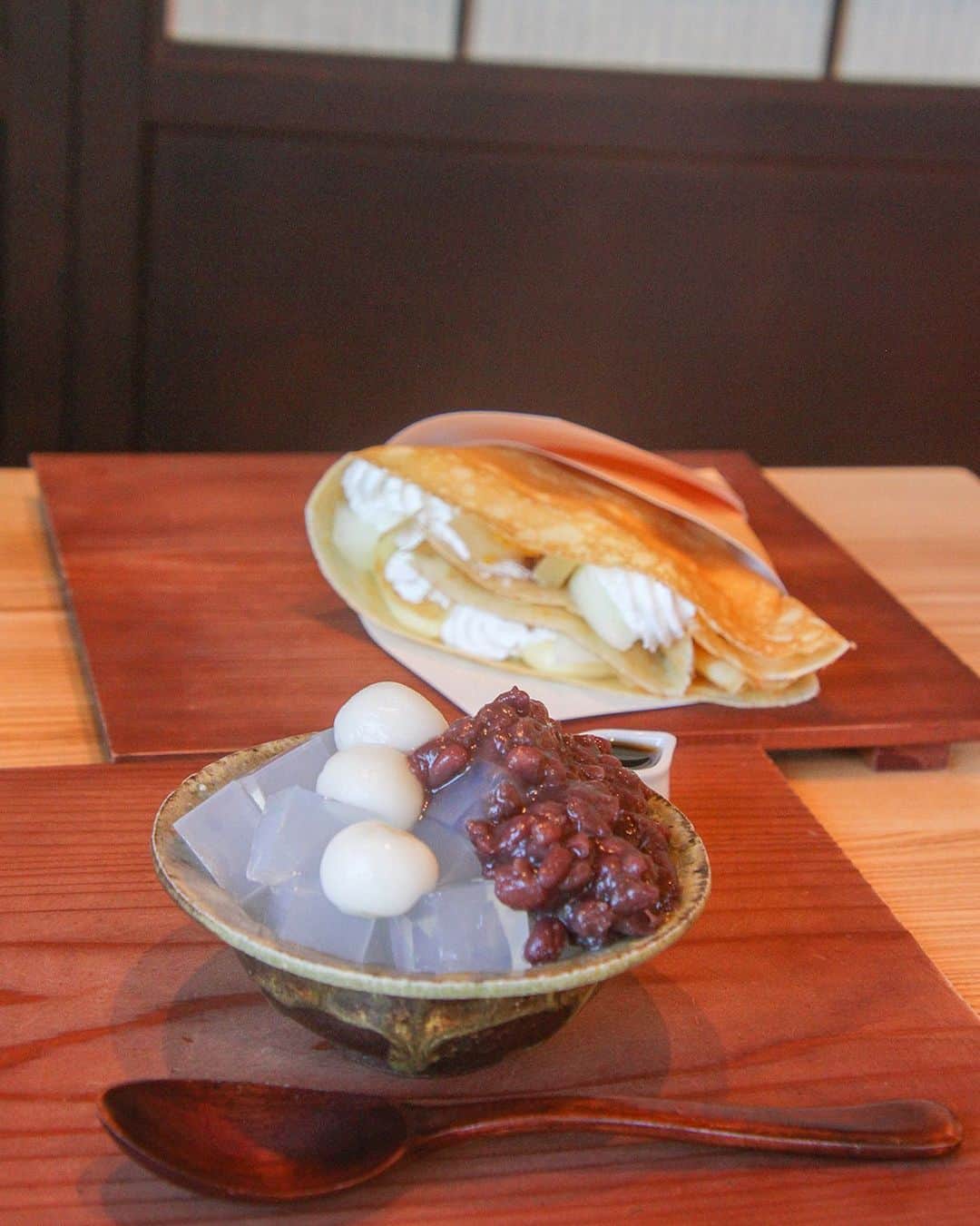 愛知県田原市のインスタグラム：「. energy charge with snacks エネルギーチャージ！ * おやつに食べたい！ 夏にぴったりの#白玉あんみつ と もちもち#クレープ 😋 疲れたときは、甘いもの食べて リフレッシュしよう〜♪  #たはら暮らし#カフェ#自家製あんこ #渥美半島#田原市#伊良湖岬#伊良湖#赤羽根#菜の花浪漫街道 #tahara#irago#akabane#サーフィン#surfing#田舎暮らし#日々の暮らし #休日の過ごし方#スローライフ #instagramjaran#igersjp」