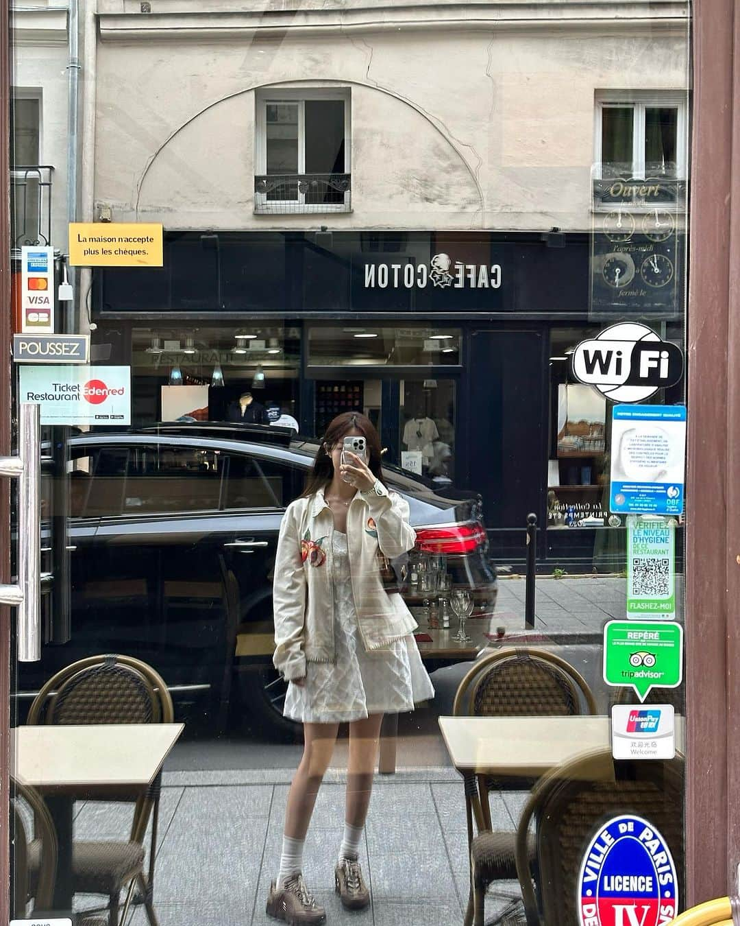 COCO さんのインスタグラム写真 - (COCO Instagram)「가방이큰걸까내가작은걸까☃️ random days in paris🤍」7月12日 16時07分 - rilaccoco