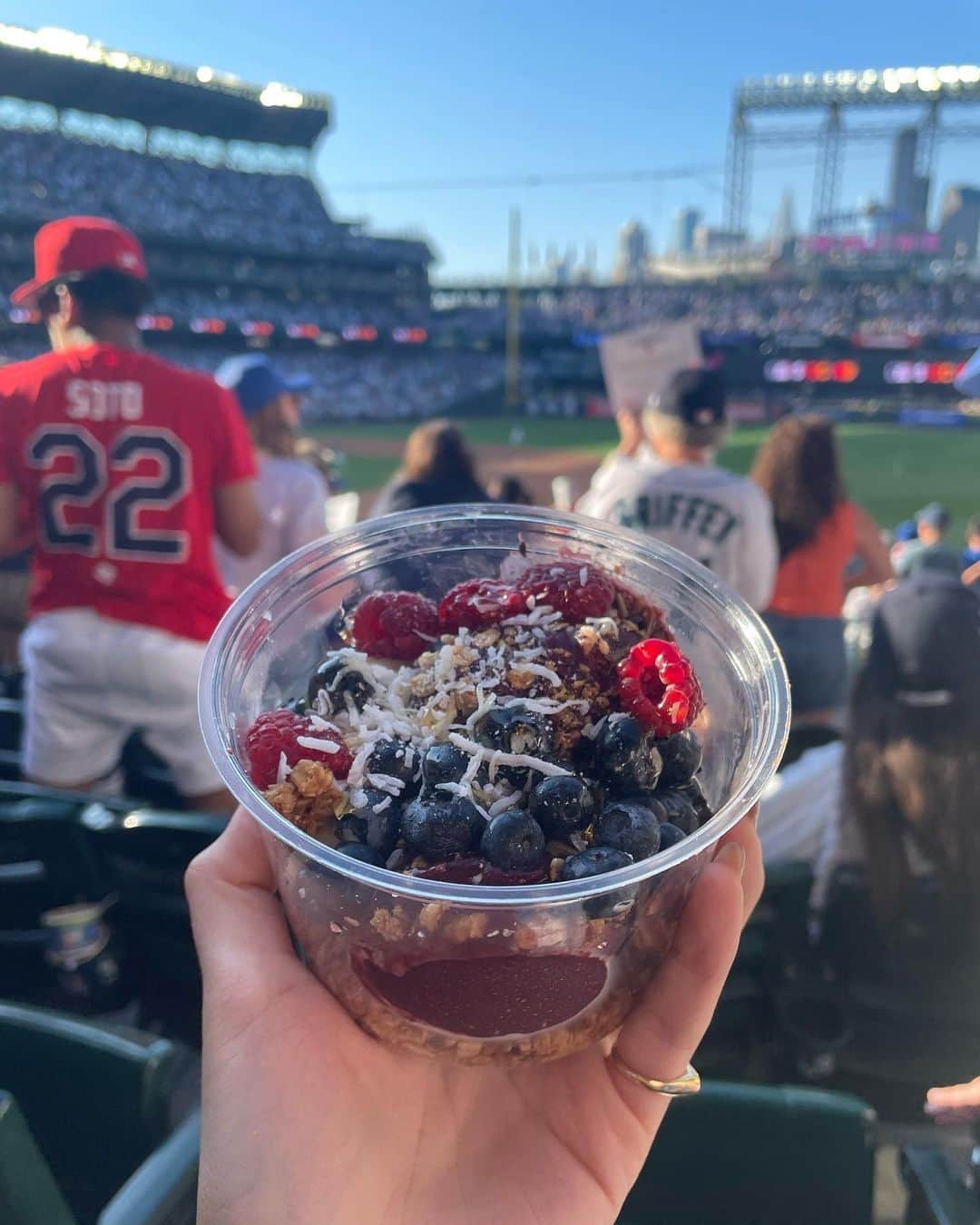 九里聖莉奈さんのインスタグラム写真 - (九里聖莉奈Instagram)「. ⁡ MLBオールスターゲーム⚾️ ⁡ シアトルでの開催というこので去年とはまったく雰囲気も違って楽しかった:)  また新たな出会いもあり、 より『野球』というジャンルに関われるようお仕事の幅を広げていきたいなと感じました、  良い旅でした🌷 ⁡ #kuriseri #MLB #Allstargame2023 #Seattle  ⁡ ⁡」7月12日 16時08分 - serinakuri