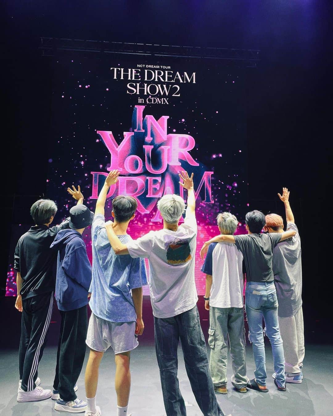 NCT DREAMさんのインスタグラム写真 - (NCT DREAMInstagram)「Mexico…you guys were amazing tonight. Thank you SO much. Stay safe and tuned for the next time we meet! Much love to ALLLL the Nctzens who were with us during the tour…. the Dream Show 2’s a wrap!!!!!THANK YOU - #MARK  #NCTDREAM #THEDREAMSHOW2 #CDMX #THEDREAMSHOW2_In_YOUR_DREAM #NCTDREAM_IN_YOUR_DREAM_CDMX #NCTDREAM_THEDREAMSHOW2」7月12日 16時11分 - nct_dream