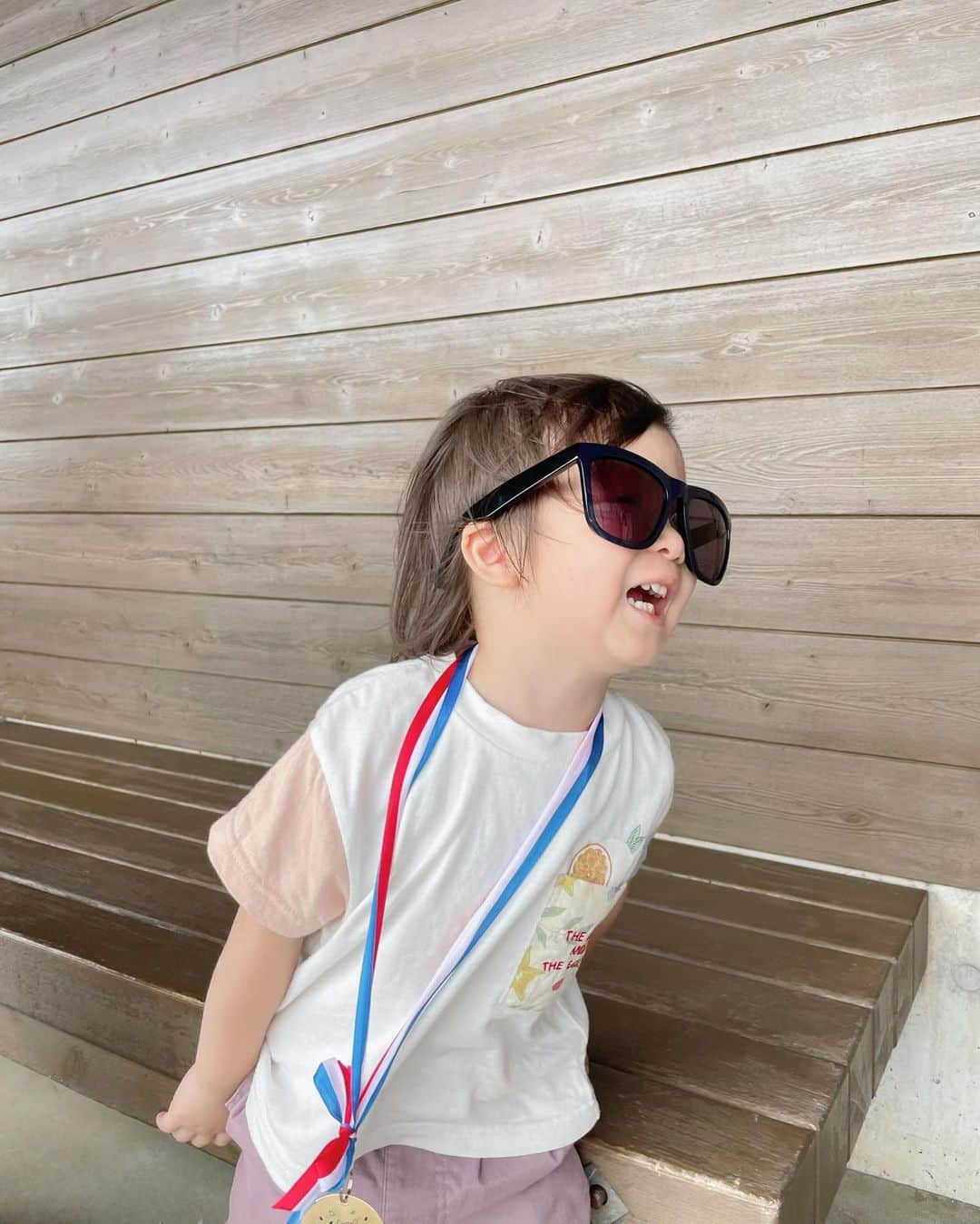 川島菜月のインスタグラム：「. . . マザー牧場にて… 子豚レース太客の娘と初参戦の息子が優勝🏆 勝負運強いのはパパ譲りだねい💪 . . . #マザー牧場」