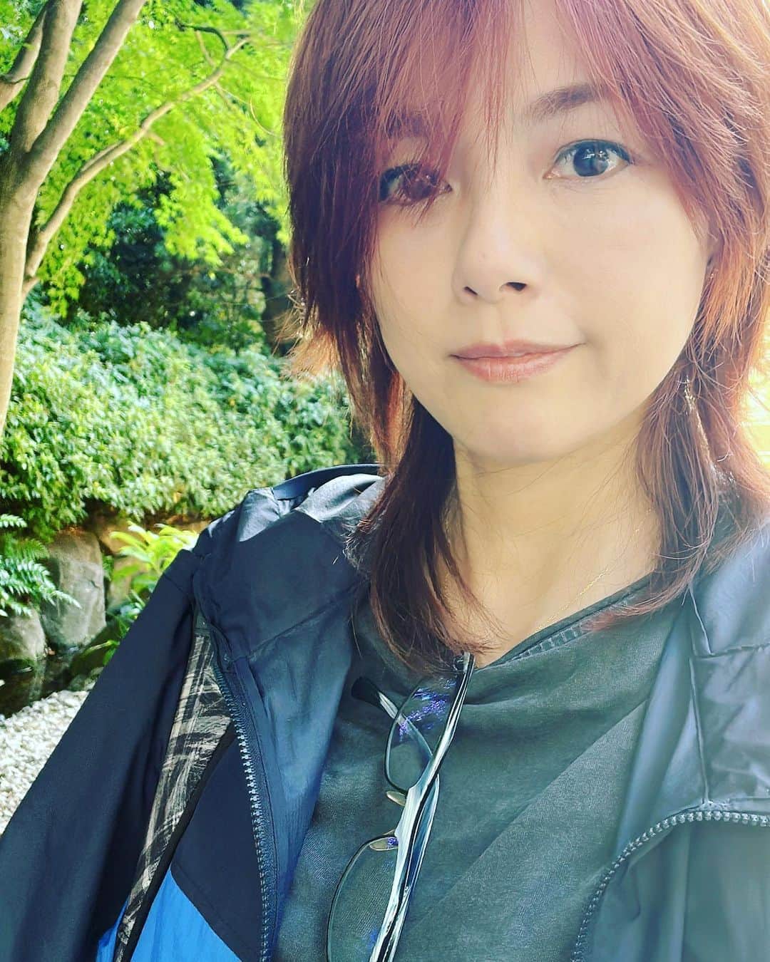 相川七瀬さんのインスタグラム写真 - (相川七瀬Instagram)「暑い🥵渋谷から歩いて、ヘトヘトに。大学ついて、ホッ💦 熱中症にくれぐれも皆さん、お気をつけて、、、。私も塩分チャージ握りしめ中😮‍💨  #あと一週間 #前期終了」7月12日 16時44分 - nanasecat