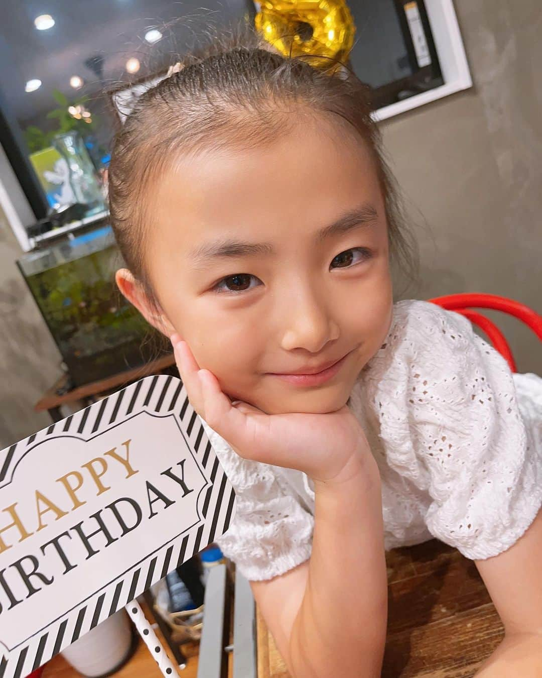 大西宏明のインスタグラム：「#happybirthday   2023.7/6日✨✨  娘ちゃん！ 大西笑瑠ちゃん⭐️ 8歳のお誕生日でした♪♪♪  ダンスにバレエ🩰に❗️ アイドルを夢見て日々成長してます！ （＾∇＾）  少しずつパパに対してツンデレが出てきましたが💦💦 まだまだ仲良くさせてくださいね✨  おめでとうっ🎉🎊🥳  #娘ちゃん #8歳 #お誕生日おめでとう  #7月6日  #可愛い女の子  #宝物 #娘グラフィー  #子供写真  #アイドル #モデル #女の子キッズ  #キッズモデル #バースデーフォト  #バースデーケーキ  #子供のいる暮らし  #野球 #焼肉 #肉好きな人と繋がりたい  #野球好きな人と繋がりたい  #近鉄バファローズ #オリックスバファローズ  #横浜denaベイスターズ  #福岡ソフトバンクホークス  #smile #ほなっ！！」