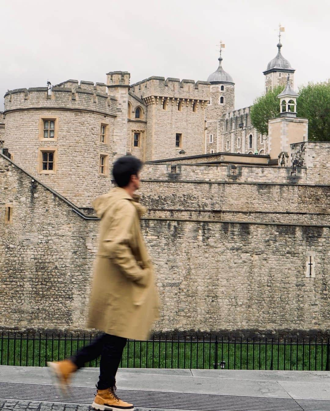 八代健さんのインスタグラム写真 - (八代健Instagram)「Throw back to London days🇬🇧 #uk #london #timberland #londontowerbridge」7月12日 16時54分 - kenyashiro