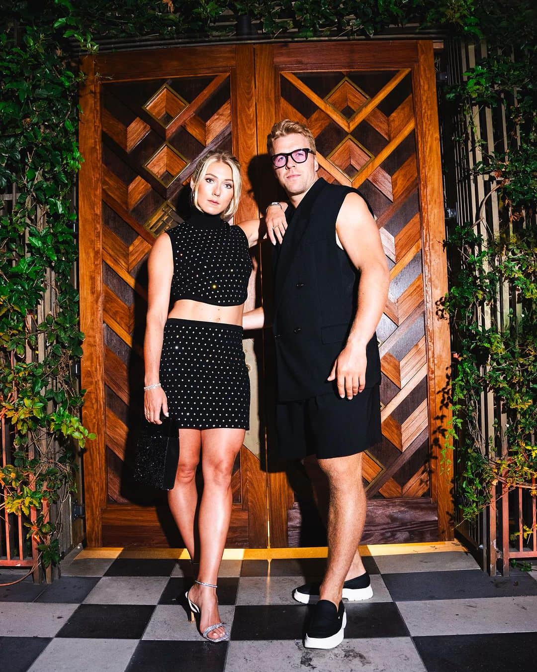 ミカエラ・シフリンのインスタグラム：「💃🕺The Players’ Night Out ||  @playerstribune   Stylist: @jasmine.caccamo  Fit: @giuseppedimorabito_official @shopbop Watch: @longines Jewelry: @sydneyevan Shoes: @kachorovska_atelier Clutch: @marinaraphaelofficial Ride: @landroverusa   📷: @mikedawsy」
