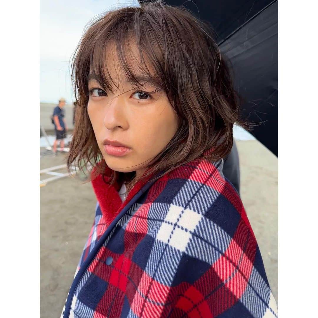 森七菜さんのインスタグラム写真 - (森七菜Instagram)「真夏のシンデレラ　オフショット  #森七菜 #もりななのきまぐれ #真夏のシンデレラ #夏シン #蒼井夏海 #なっつん #さむい #肌寒い時期から撮影してます #寒いのと暑いのどっちがいい #森七菜は寒いのが苦手」7月12日 17時06分 - nana_mori_official