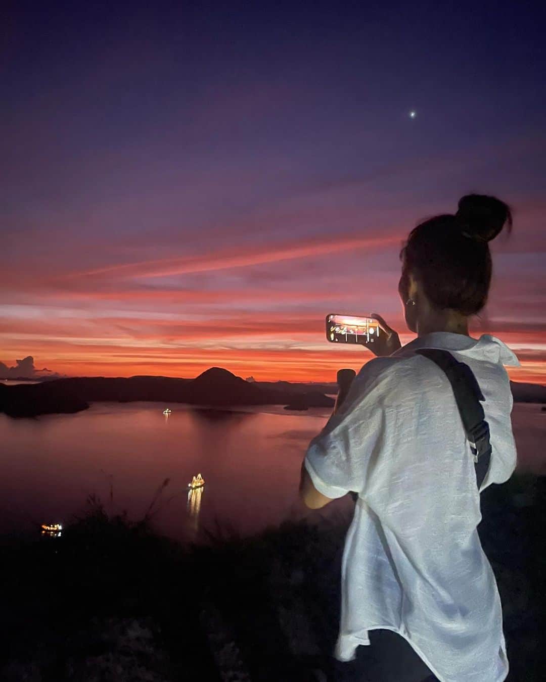 Laila Boonyasakのインスタグラム：「คิดถึงเรือลำนี้ที่สุด ปีหน้า Raja Ampat เจอกันนะ 🛥️🪸🐠 @veloceanliveaboard เรือที่เร็วที่สุดใน South east asia 🤍🤍🤍🤍🤍🤍🤍🤍🤍🤍🤍🤍🤍🤍🤍🤍」