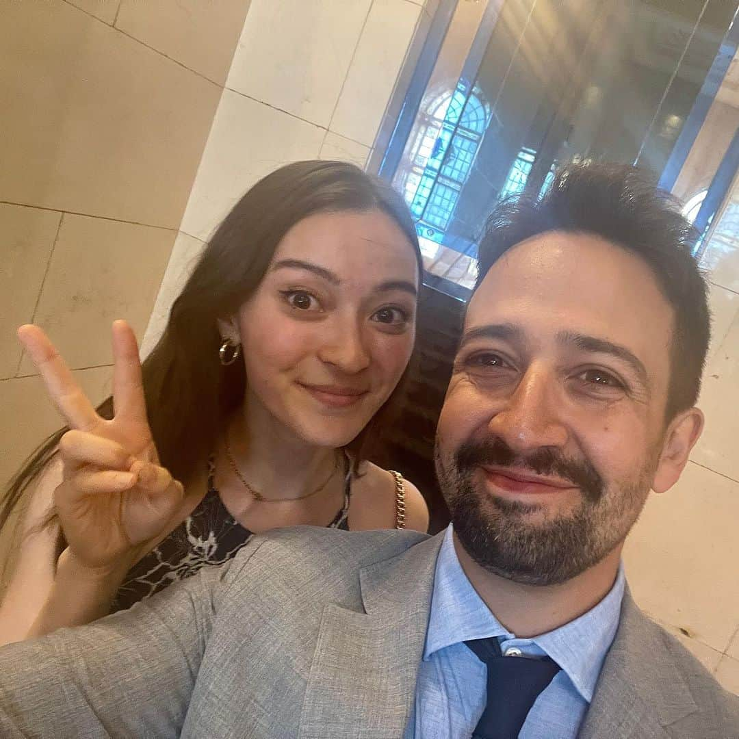 澄那シュトゥーダーさんのインスタグラム写真 - (澄那シュトゥーダーInstagram)「#throwback to a year ago today when i met the legend himself @lin_manuel Miranda at an event and could barely contain my excitement ✌🏼🤡」7月12日 17時07分 - suminastuder