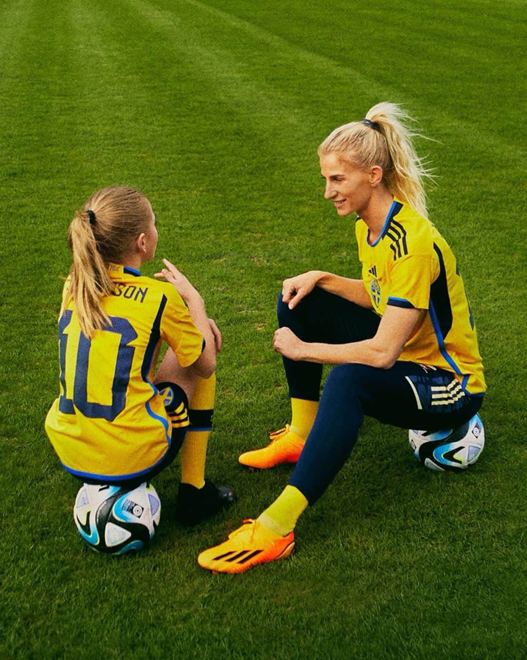 ソフィア・ヤコブソンのインスタグラム：「We made it to the World Cup. Let’s live our dream and make it a good one, little Sofia ✨🇸🇪 #VårTidNu」