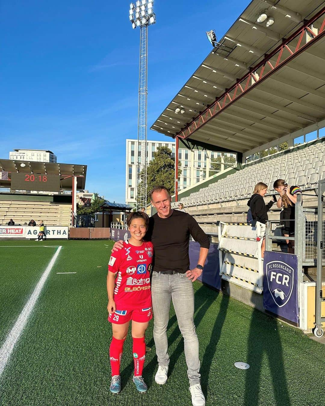 籾木結花のインスタグラム：「Andreé.   I can’t describe how much I thank you for these two years. I will have same passion to football as when I started football, and as you do now.   Stort tack för allt och lycka till.」