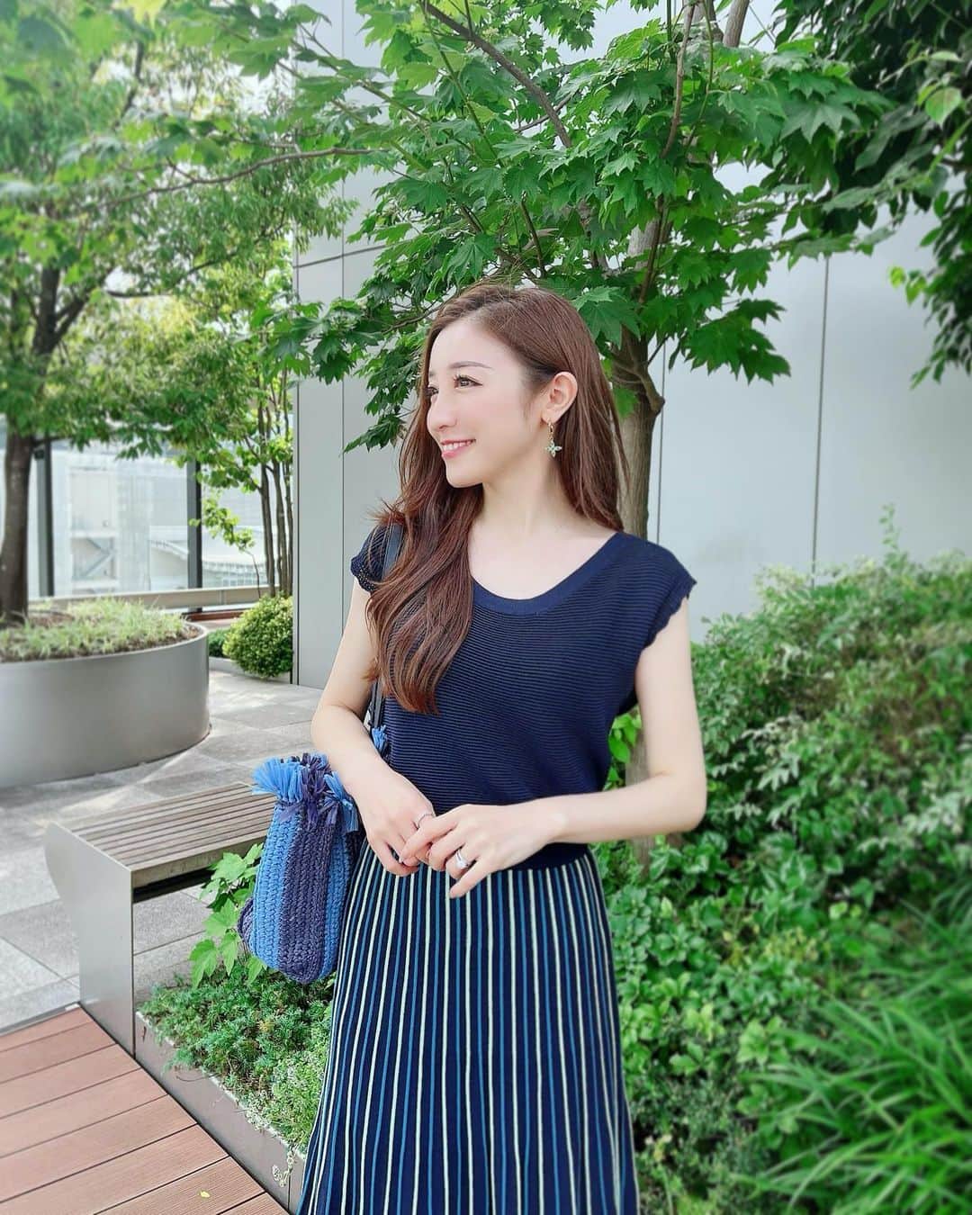 のインスタグラム：「🌻☀️💛 ⁡ 本当に毎日暑すぎて笑っちゃう!🤣 皆様体調に気を付けていきましょううう!🫶🏻✨ ⁡ ⁡ #花嫁ダイエット 期間は終えましたが 24時間ジム @chocozap_official は お手柔らかモードで← 継続中♡ ⁡ 入会手続きも携帯でサクッと🤳✨ 全国どの店舗にでも通えて服装やシューズも自由! 店舗によってはセルフエステ・脱毛・ゴルフの導入も🫶🏻 いつでもスキマ時間に気軽に立ち寄れてお気に入り♡ ⁡ ⁡ 私の紹介コード【KFSVHDWU】を入れて入会を されると月会費が最大3,600円OFFになるので 肌見せの季節のカラダ作りに🙌🏻👟💛 ⁡ #chocoZAP #チョコザップ #ジム #gym #bodymake #ボディメイク #diet #トレーニング #トレーニング女子 #ヘルシーライフ」