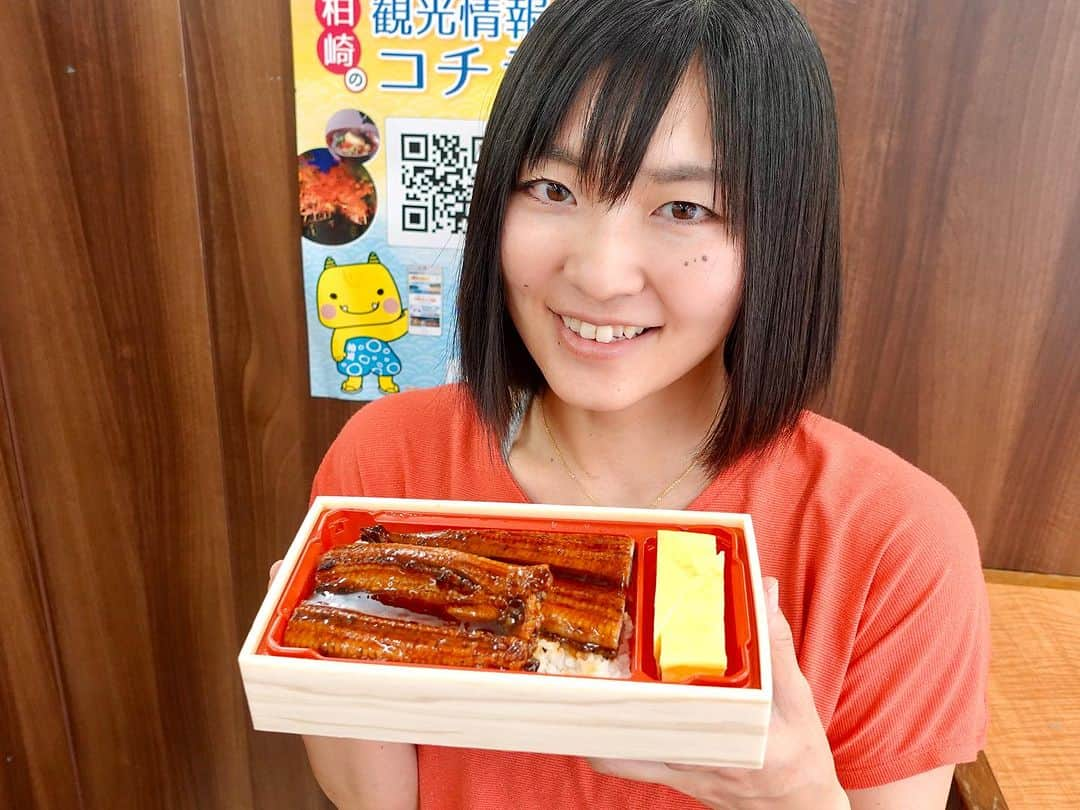 内山ミエのインスタグラム：「7/30 土用の丑の日!!  日本海フィッシャーマンズケープで先取りウナギして美味ｧ♡ ♡ イートインコーナーもあるから買ってすぐ食べることも出来るし♡ ♡   ウナギとにかく大好きだー❤️  うな重1000 うな丼580  うなぎ長蒲焼は冷凍で売ってるから事前にGetして当日に解凍して食べる用_( ˙꒳​˙ _ )❤️楽しみだ  #うな重 #うなぎ #土用の丑の日 #日本海フィッシャーマンズケープ #柏崎」