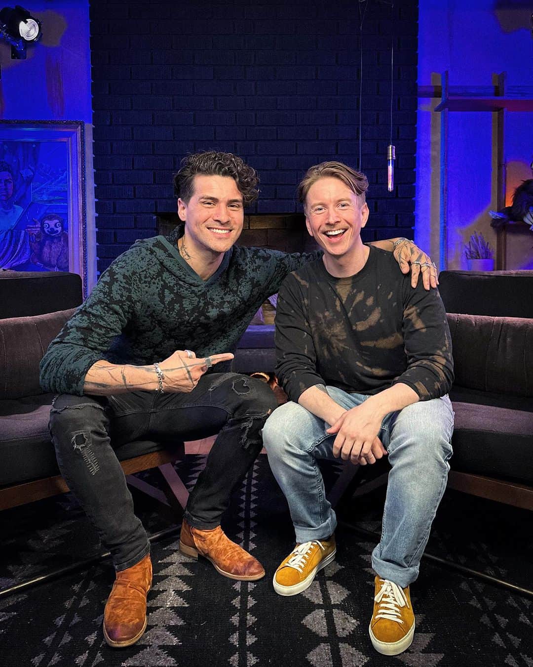 アンソニー・ペディラのインスタグラム：「i spent a day with OG YOUTUBERS… coming friday」