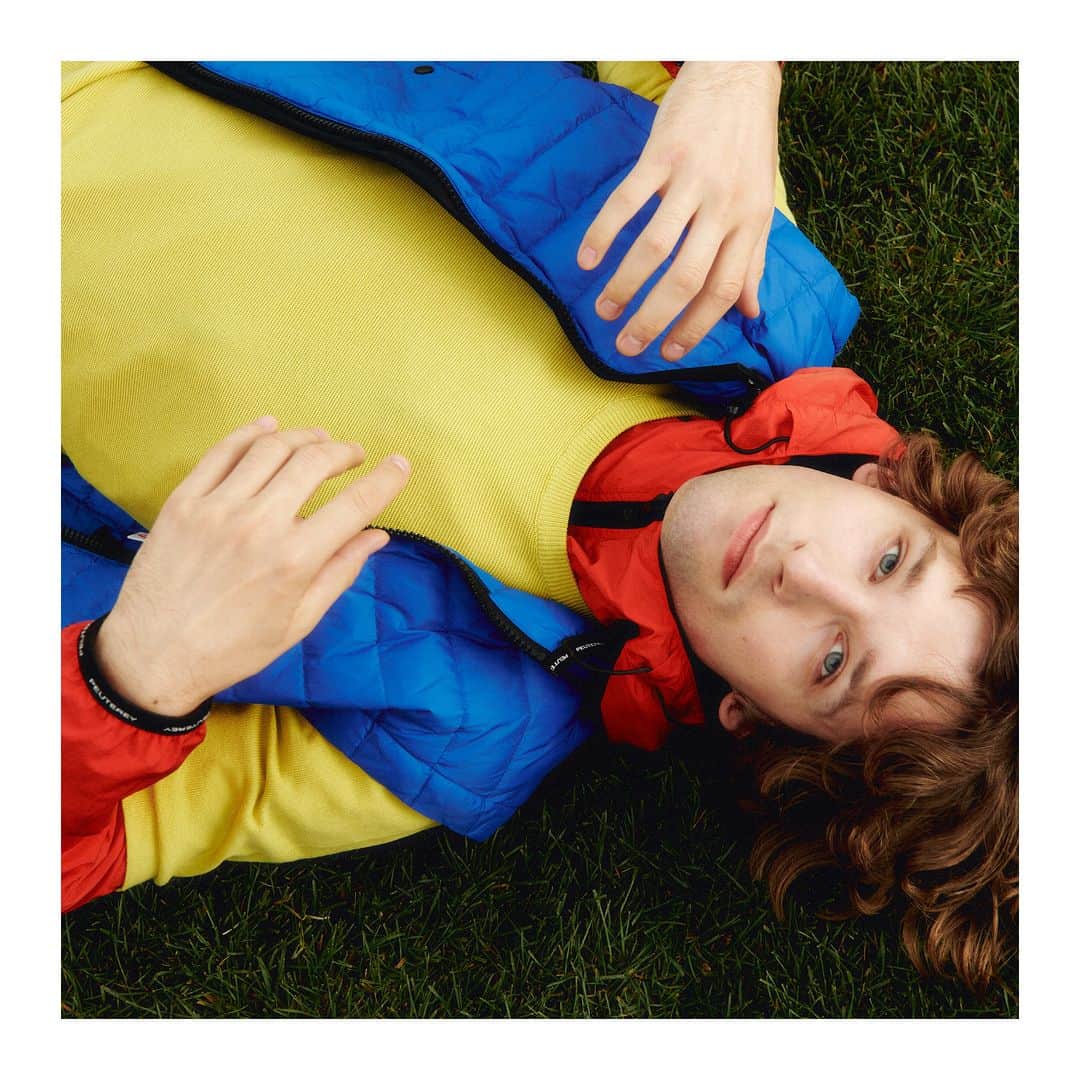 ピューテリーのインスタグラム：「A superlight nylon jacket to play with layers | MOISE KNC 01 #PeutereyAttitude #Peuterey #SS23」