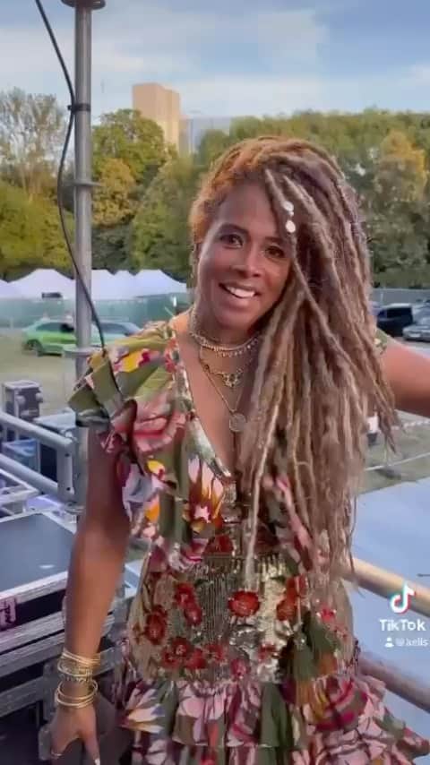 ケリスのインスタグラム：「Good times」
