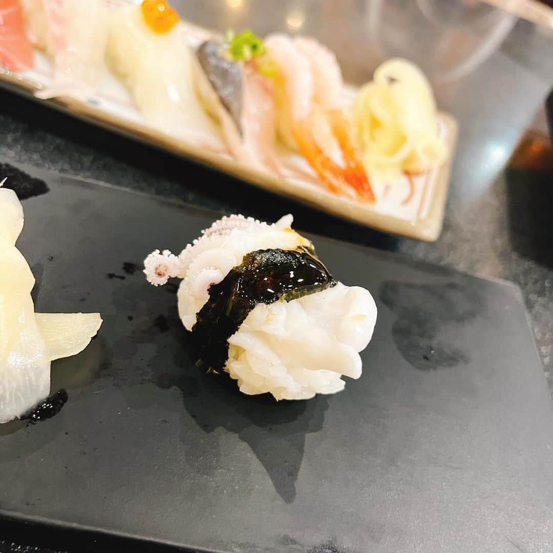 真琴さんのインスタグラム写真 - (真琴Instagram)「朱崇花嬢と食べたお寿司かわいい🥺」7月13日 3時47分 - makochan926