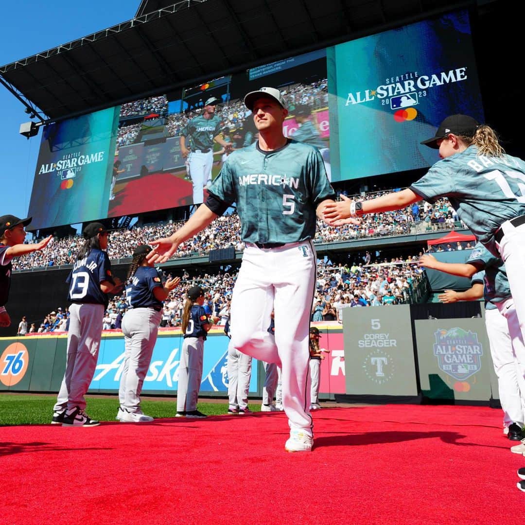 コーリー・シーガーさんのインスタグラム写真 - (コーリー・シーガーInstagram)「2023 ASG is in the books. Had a great time representing the @Rangers with the boys this year in Seattle. Thank you to the fans for getting us there!!」7月13日 4時22分 - coreyseager5