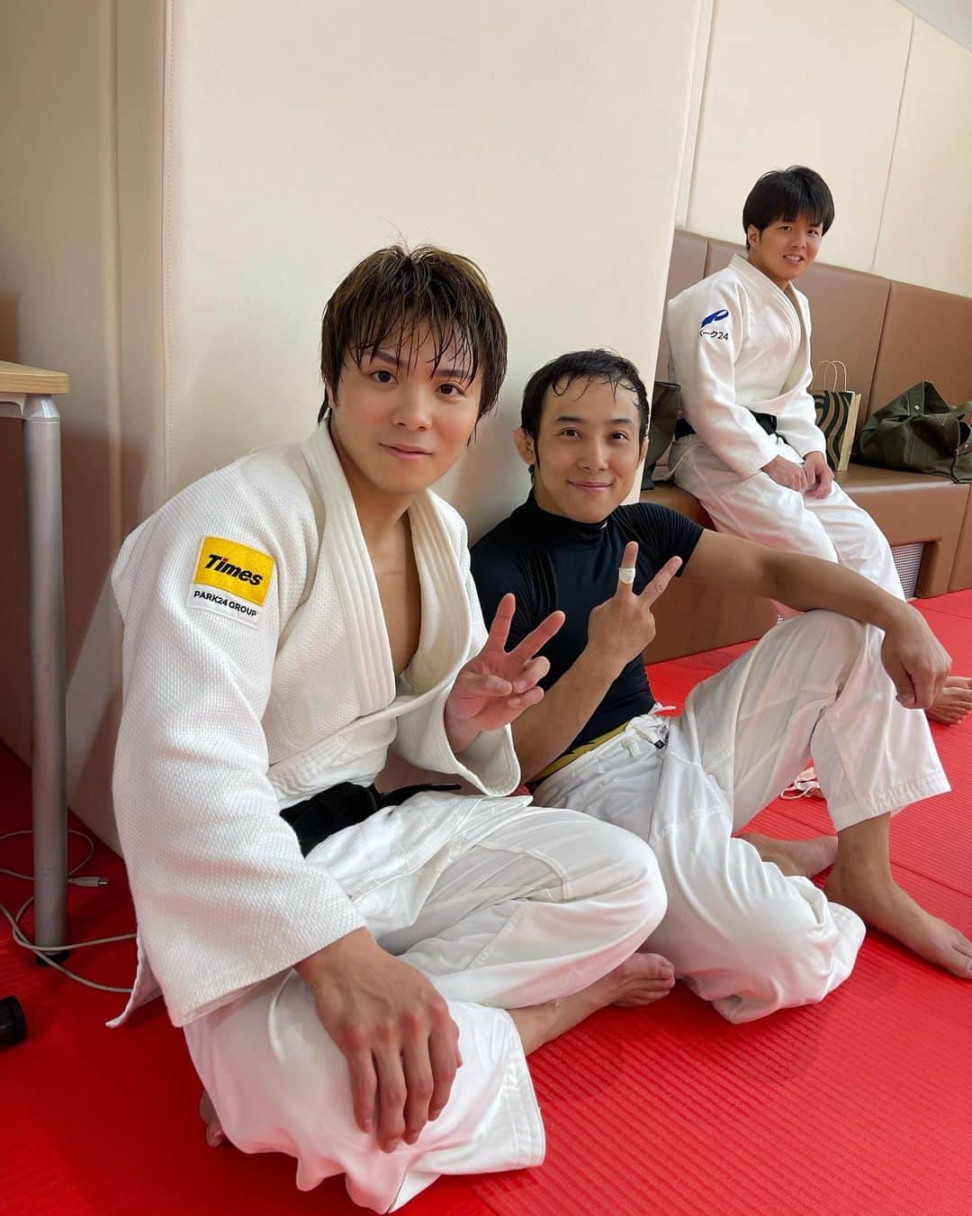 阿部一二三のインスタグラム：「. 練習終わりに📸  夏の練習は暑すぎます🥵  暑いので皆さんも水分補給忘れずに🫡」