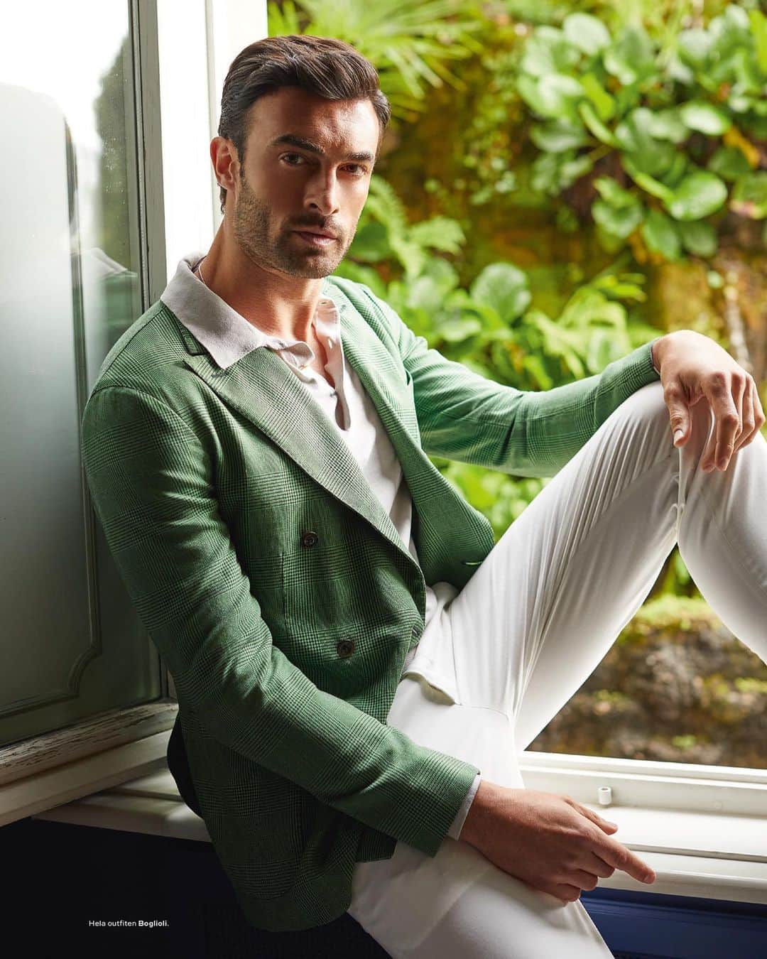ボリオリのインスタグラム：「A total look Boglioli for the fashion editorial @plazauomo “See you after business” Photographer @ivangenasiphotography Fashion Stylist @luigigaballo#jackets Model @stefano_maderna @majormodelsmilano Hair&Makeup @alismakeups @mksmilano Special thanks to @baxtermadeinitaly @affcomunicazione    #bogliolimilano #madeinitaly #editorial」