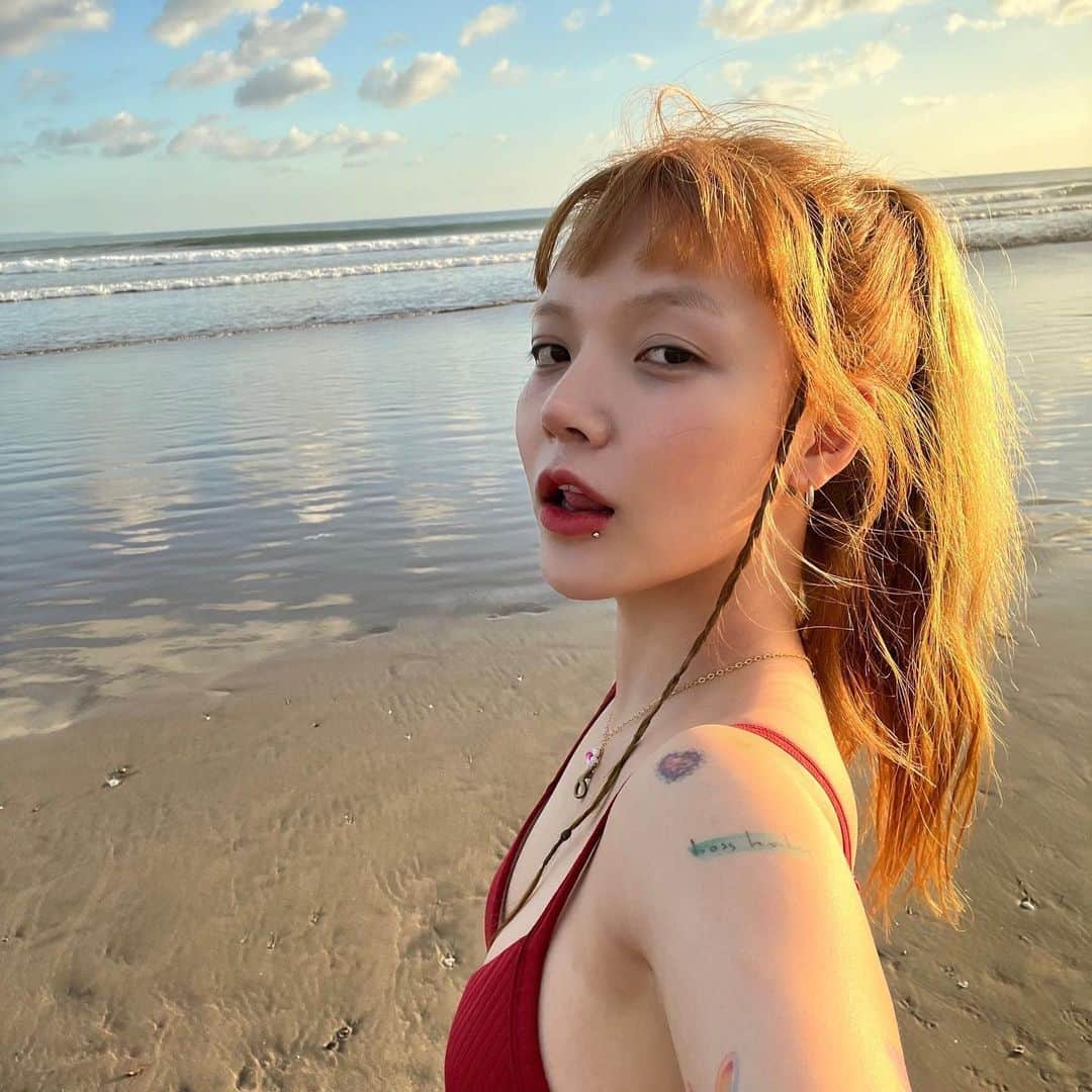 ジミンさんのインスタグラム写真 - (ジミンInstagram)「♥️♥️♥️♥️♥️🌊」7月12日 19時43分 - jiminbaby_18