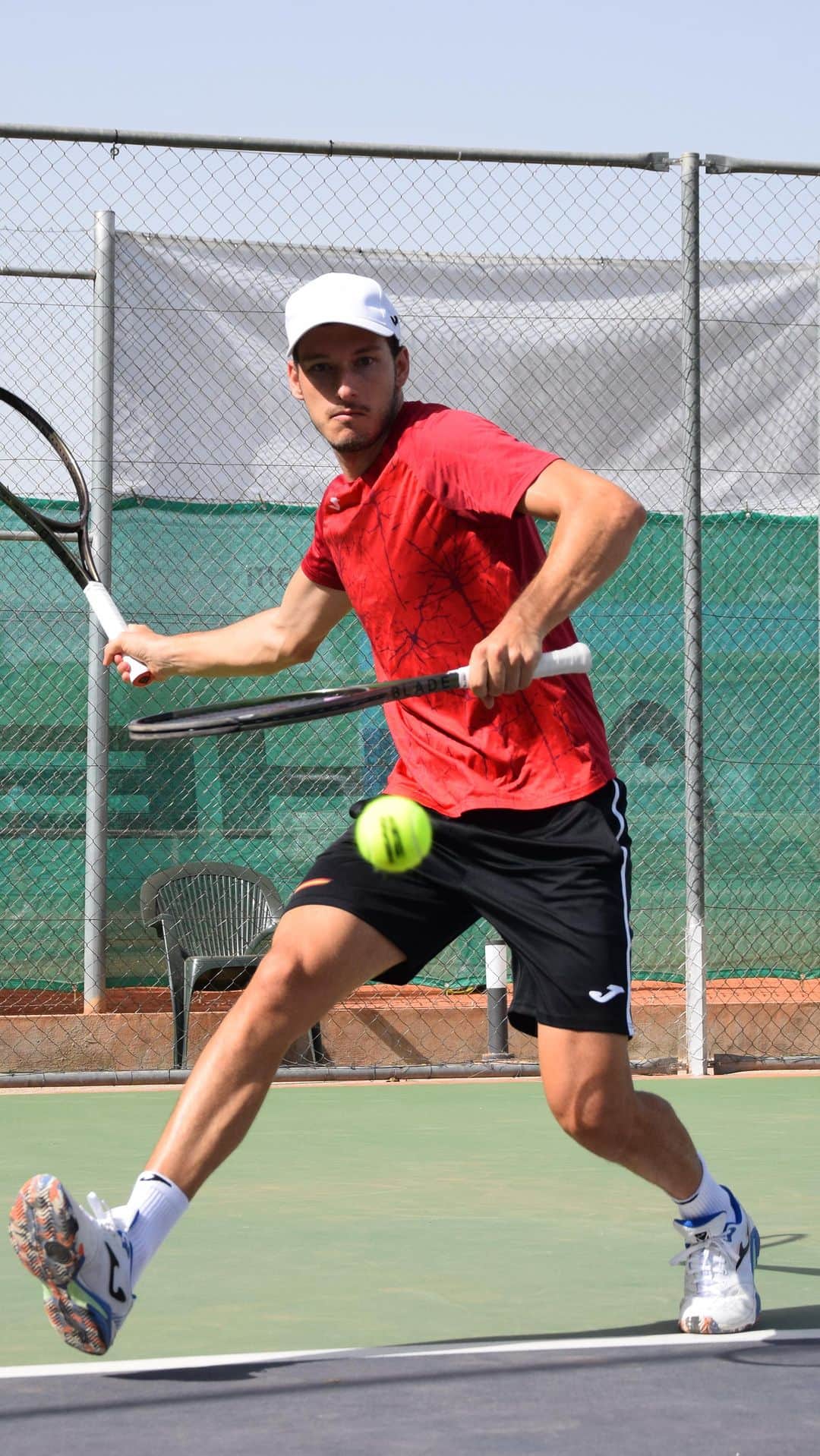 パブロ・カレーニョ・ブスタのインスタグラム：「BACK ON COURT🙌🏻  11 weeks without hitting a ball and more than 6 months with pain❤️‍🩹We are so happy to see you healthy again! @pablo_carreno_  What a birthday present!🥳  Step by step you will come back stronger! 💪🏻Vamos Pablo!🔥  #Equelitefamily #tennispractice #hardcourt」