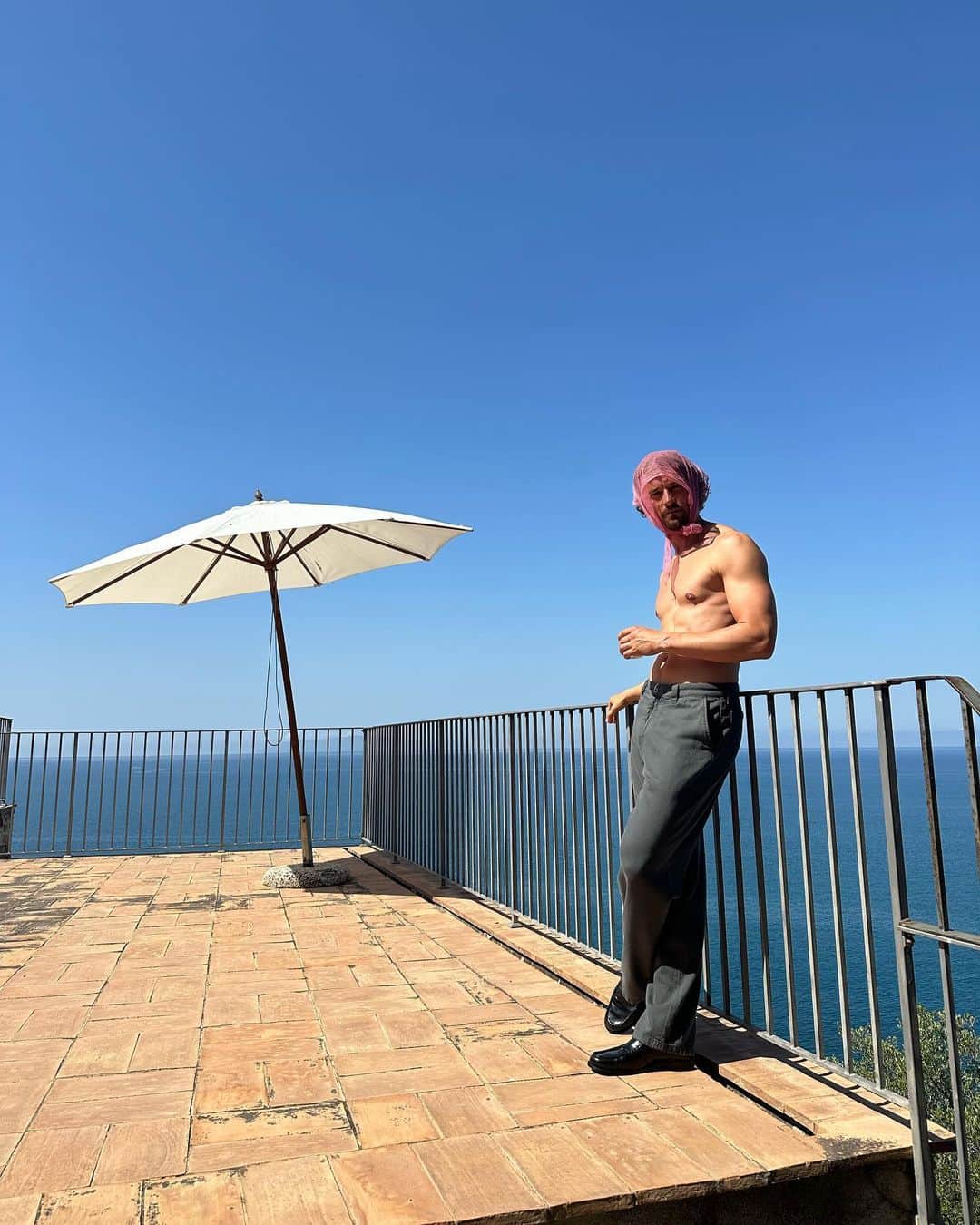 のインスタグラム：「Facial sun protection and much more from the last two days with an amazing team. Grazie per tutto ♥️」