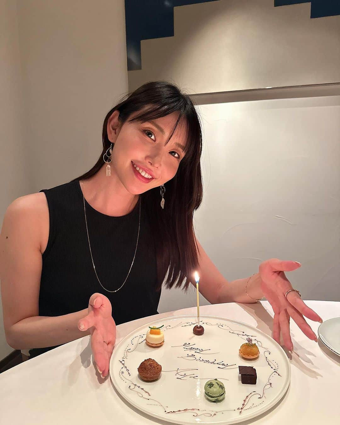 児玉アメリア彩さんのインスタグラム写真 - (児玉アメリア彩Instagram)「【My birthday week💜】 ⁡ お誕生日週間ありがたいことにまだ続いており またみんなにサプライズしてもらった、 ありがとう🥹🫶🏻 ⁡ ( @irise_bijoux のピアス早速つけた) ⁡ 東京17年目 最初は知り合いもいなかったのに 今はこうやって大好きな人たちと大好きな場所がたくさんできて幸せだなーとしみじみ思ったりしてる🗼」7月12日 20時03分 - aya_amelia_kodama