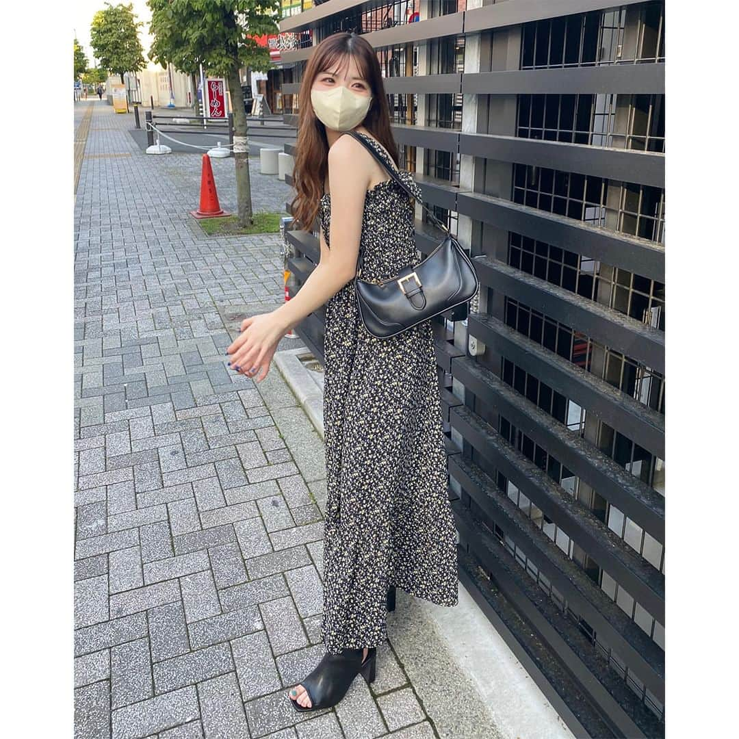 PATRA magazineさんのインスタグラム写真 - (PATRA magazineInstagram)「【周りと差がつく夏コーデ！柄物ワンピース👗⛲️】  周りと差がつく夏コーデをするなら “柄ものワンピース”がおすすめ🌟  １枚でお洒落に決まるから 持っておくととっても便利🖤  ぜひチェックしてみてね🍨  ＼ thank you 🦢 ／ @moepiii_t_ / @nanamiio3 @mizukimee / @rinya5588 @___ponmk2___ / @tan___gram @ktmk___55 / @uka15__  今みんなの中で流行っている事やアイテムがあれば @patra__jp をタグ付けしてぜひ教えてね🔔  皆さんのすてきな投稿をぜひ紹介させてください！ . . #ワンピース #ワンピースコーデ #海コーデ #夏コーデ #柄ワンピース」7月12日 20時00分 - patra__jp