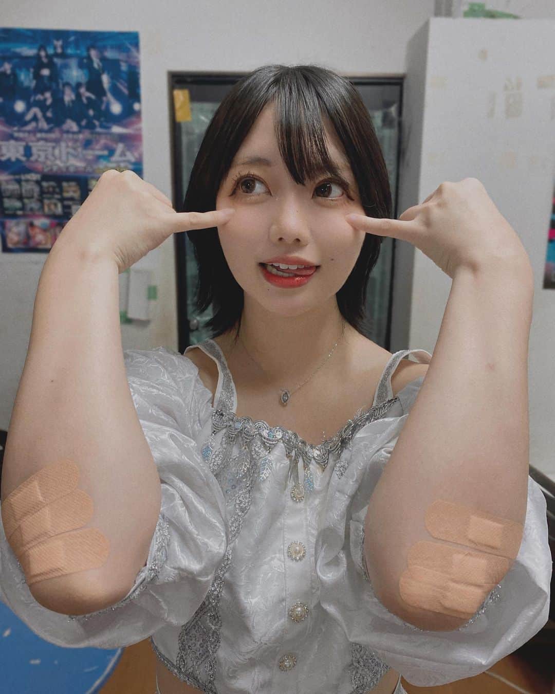千葉妃理さんのインスタグラム写真 - (千葉妃理Instagram)「遠近法で腕すごい筋肉のやつみたいになってる笑 遠近法だからね、、、いやこれまじで、、、」7月12日 20時00分 - heri_byakuya
