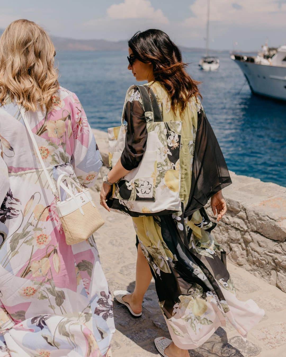 Ted Bakerのインスタグラム：「From the town to the beach...  #TedBaker #PostcardsFrom」