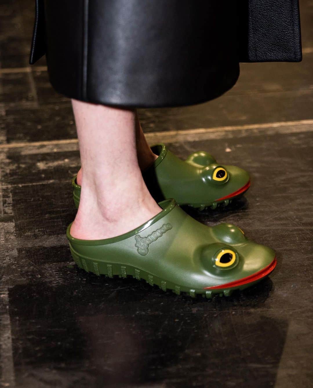 JWアンダーソンさんのインスタグラム写真 - (JWアンダーソンInstagram)「WELLIPETS In Green, Blue and Yellow   Available now :  jwanderson.com JW Anderson Soho, 2 Brewer St., London JW Anderson Milan, Via Sant’Andrea 16, Milano」7月12日 20時17分 - jw_anderson