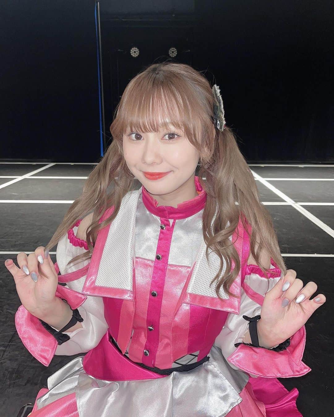 松本慈子のインスタグラム：「* ピンク衣装×ツインテール最強でしょ？💖」