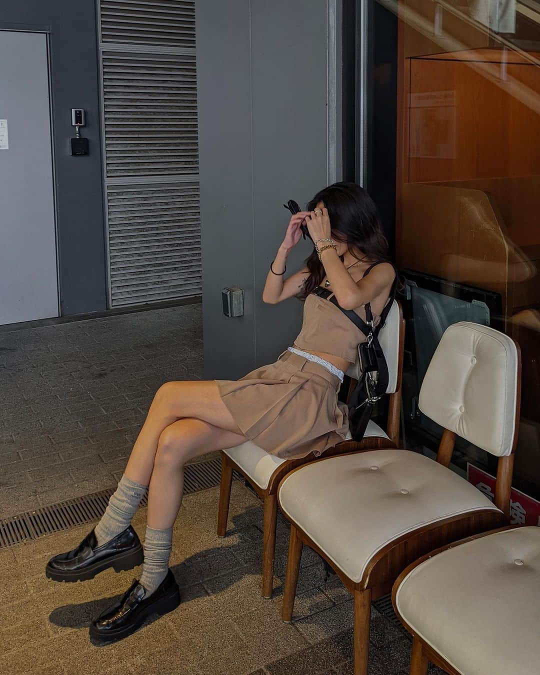 宮川由衣子さんのインスタグラム写真 - (宮川由衣子Instagram)「. 肌と服一体化か！#ギリしてない  キャラ的にミニあんまり履かないけど このレイヤードのプリーツスカートは 3色ゲットしてる🥹✌️ ぶんぶん履き回そうと思ってます💞 . #fashion #outfit #ootd #aclent」7月12日 20時27分 - yuiko_miyagawa