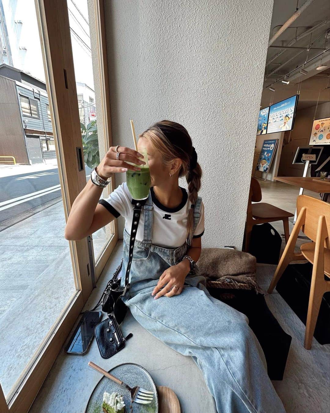 ✷kana✷のインスタグラム：「載せ忘れてた抹茶🍵💚 @ateliermatcha_tokyo   本格抹茶が楽しめる専門店だから ほんとに濃厚で美味しかった！ ほうじ茶と迷いすぎて飲み比べ！」