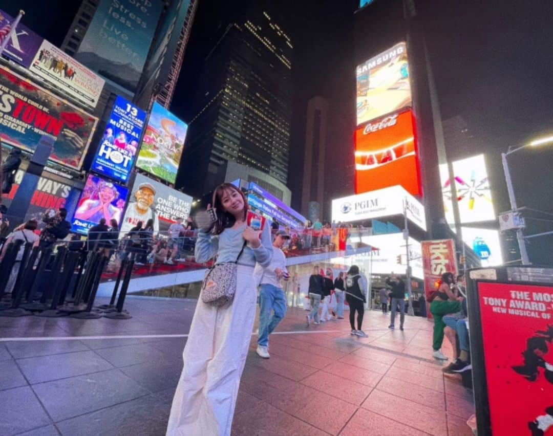 伊藤優衣のインスタグラム：「⁡ 載せていなかった NYでの思い出写真🗽🤍 ⁡ #ny #timessquare #ニューヨーク #タイムズスクエア #伊藤優衣」