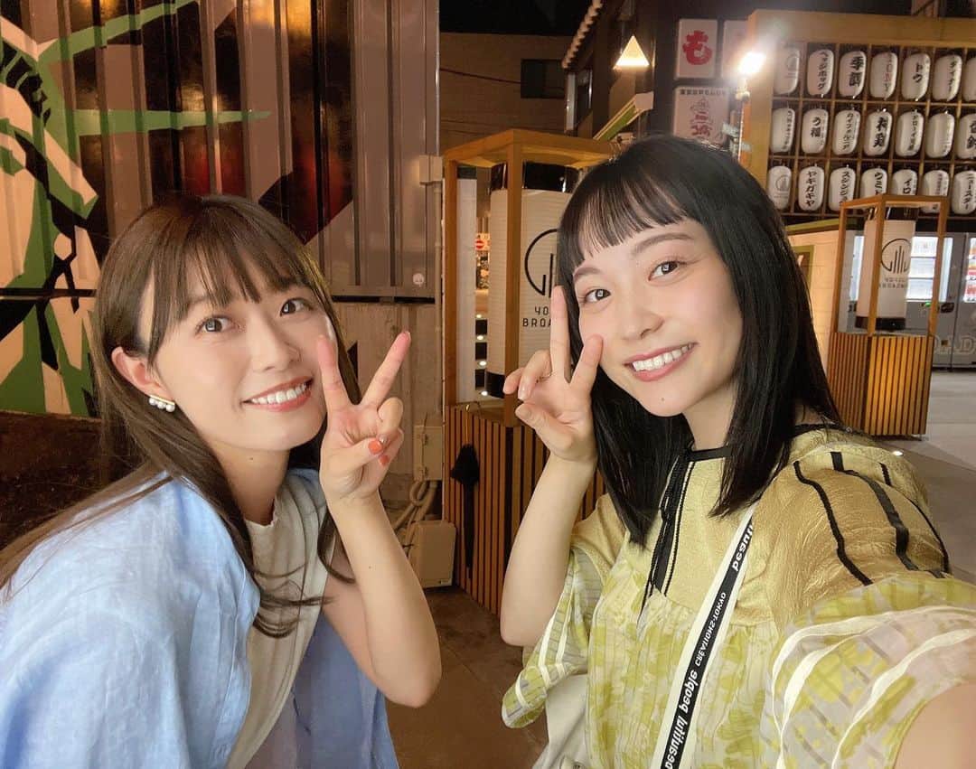 日下怜奈さんのインスタグラム写真 - (日下怜奈Instagram)「. ⁡ ⁡ 由夏さんとご飯を食べに行った日🌛 ⁡ ⁡ フォトエッセイ予約しました！って伝えたら 「本当面白いね」って言ってくれた！やったー！ ⁡ ⁡ とにかく面倒見が良くて、美しくて、お仕事に対する姿勢とか全部含めて憧れの存在です…！ ⁡ ⁡ この日が楽しみ過ぎて待ち合わせの前に思いっきり 前髪切りました！気付いてくれて嬉しかったです！ ⁡ ⁡ またお会いできる日まで暑さに負けず過ごします！」7月12日 20時43分 - reina_kusaka