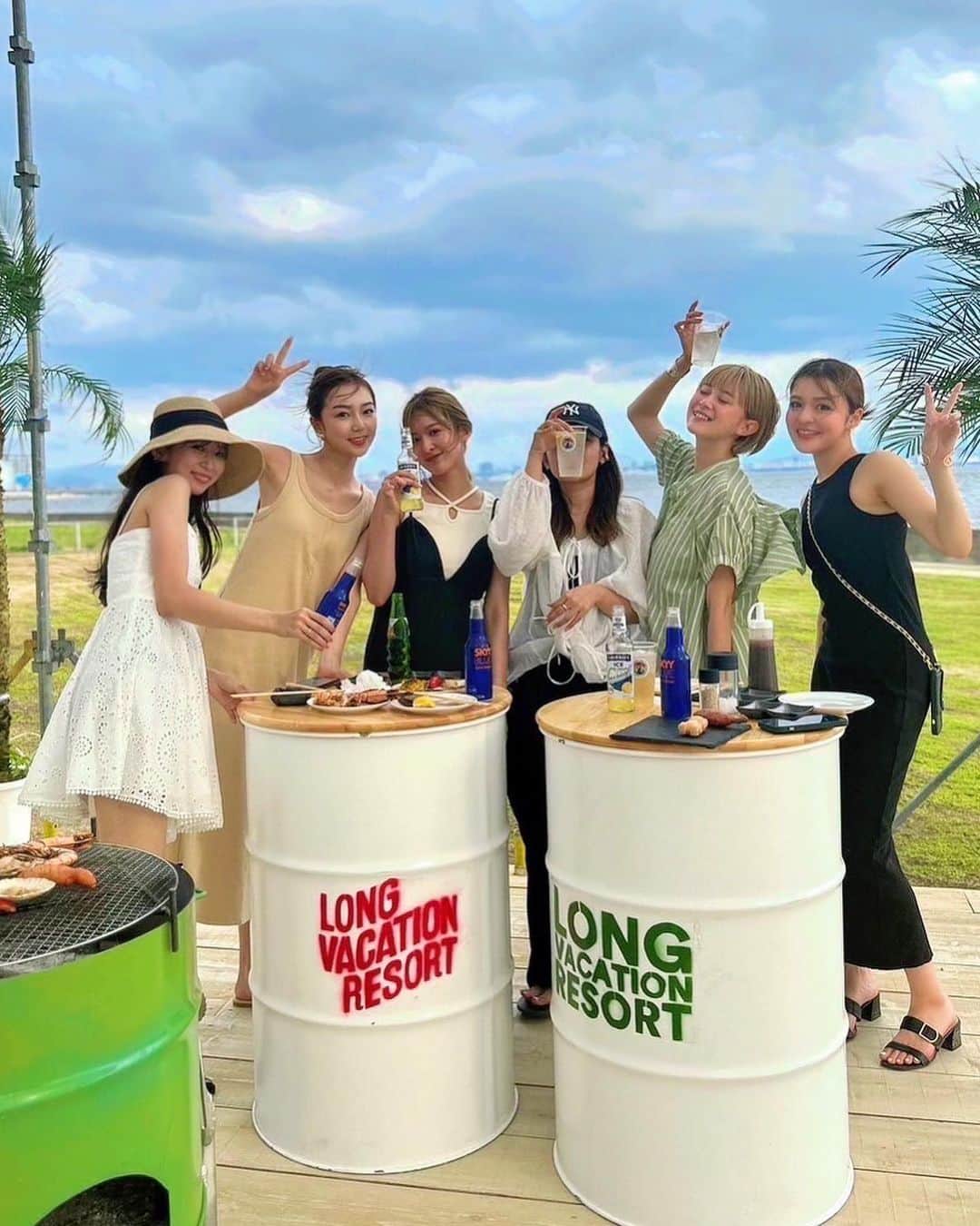 美舞のインスタグラム：「. . この夏新しくオープンする @longvacationresort へ❤︎❤︎❤︎ 西戸崎の広大な敷地に開放感あふれる スポットが出来るよ✌️✌️ 美味しいBBQに飲み放題プラン！！ マリンアクティビティもできるし、 送迎もついてる　🚗💨 今年の夏も最低限の日焼け対策で、 最高に楽しみたい🌞👒#浮かれる〜 . . #longvacationresort #ロングバケーションリゾート #BBQ #マリンスポーツ #海の家　#ジェットスキー #西戸崎 #イベント #飲み放題 #アクティビティ」