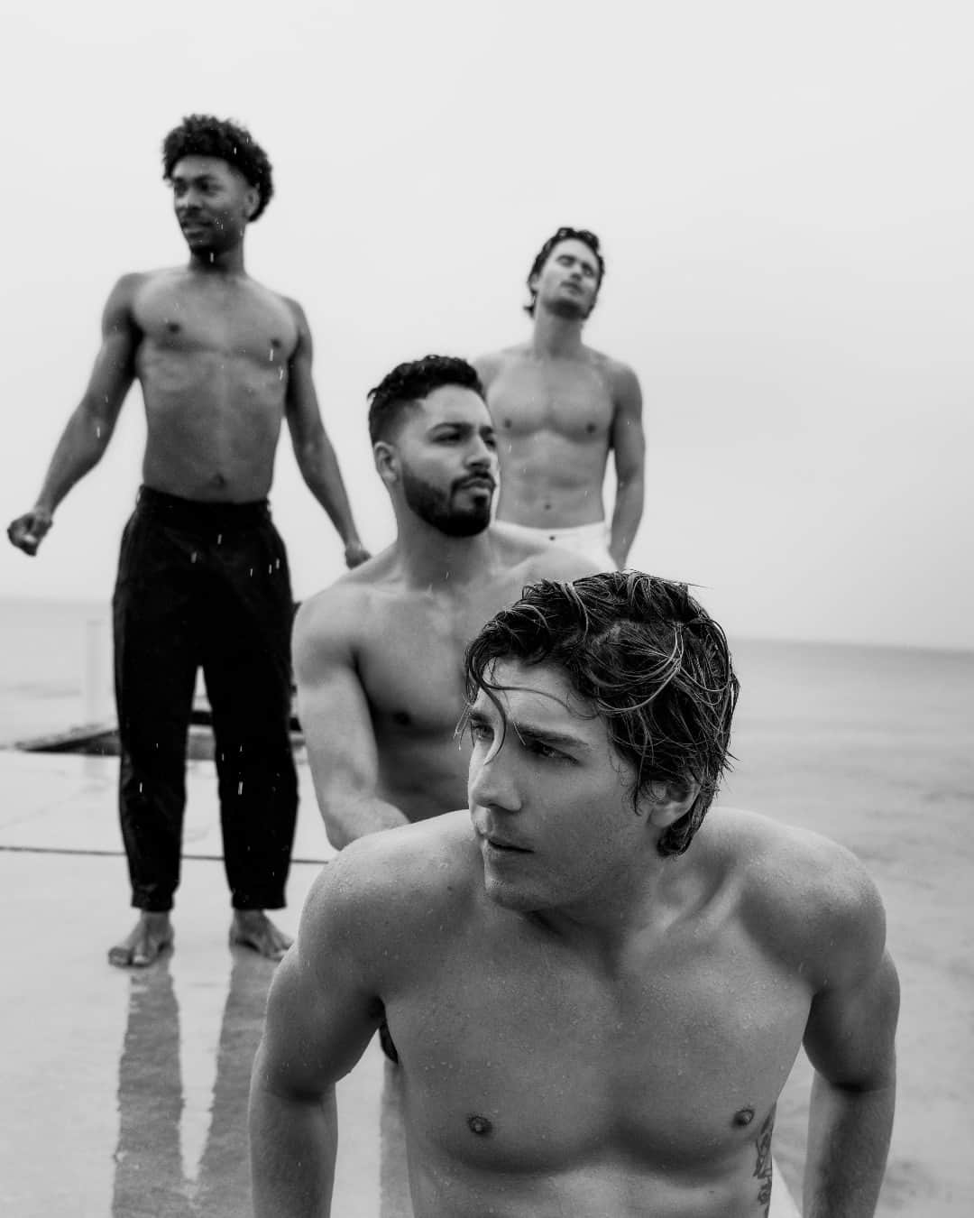 Armani Beautyさんのインスタグラム写真 - (Armani BeautyInstagram)「Ocean's essence. GEN A talents @lukasgage @michaelb05 @jonathandavissofficial and @hichasestokes jump into the sensations of ACQUA DI GIÒ PARFUM, a fragrance that explores man's intertwined relationship with nature.  #Armanibeauty #GENA #AcquaDiGio #ChaseStokes #JonathanDaviss #LukasGage #MichaelEvansBehling #Fragrance」7月12日 21時00分 - armanibeauty