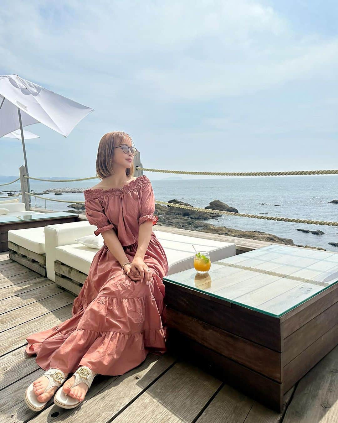 板橋瑠美のインスタグラム：「大好きなお店にリフレッシュしに❤︎  海が目の前で本当開放的なcafe @underthepalmo.jp   に行ってきました💓  私の第二の姉的存在の、まきちゃんが海大好き！ドライブ大好き！なので、 日頃お世話になってるのでドライブにお連れさせていただきました^ ^✨✨  海外みたいー！！ってまきちゃん喜んでくれて良かった☻✨  相変わらずご飯も美味しかったし、  またいきたいなー💓」