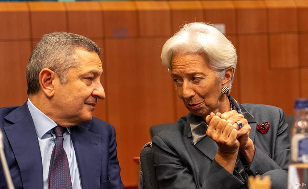 クリスティーヌ・ラガルドのインスタグラム：「Heartfelt congratulations to Fabio Panetta on your appointment as Governor of Banca d’Italia.  Their gain will be our loss but, Mr Governor, I look forward to continuing our work together in the Governing Council – this is just an arrivederci!  📸 by Justin Jin」