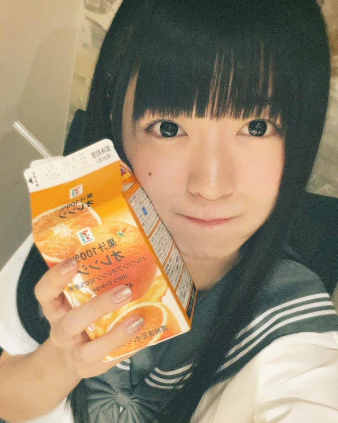 橋本美桜のインスタグラム：「最近フィルムカメラにハマっています📸  ⁡ ⁡ ⁡ ⁡ #アイドル #IDOL #偶像 #パッツン前髪 #ロングヘア  #黒髪 #黒髪ロング #黒髪ストレート #ストレートヘア #ナチュラルメイク #夏 #制服 #フィルム #ootd」