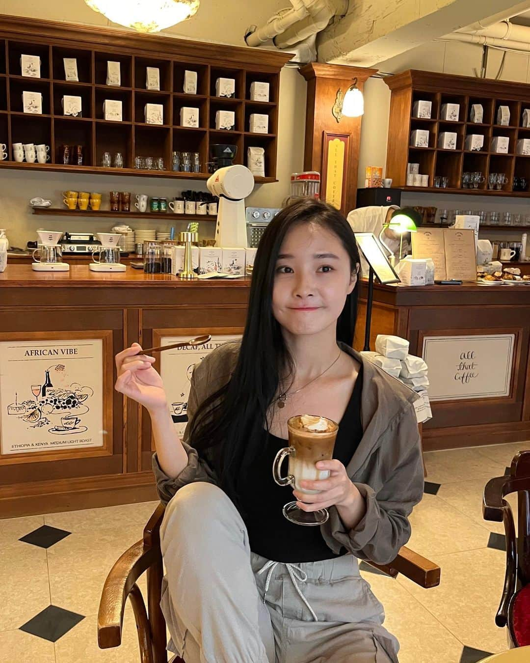 ウヒさんのインスタグラム写真 - (ウヒInstagram)「Rainy day☕️☔️」7月12日 21時34分 - woohee91