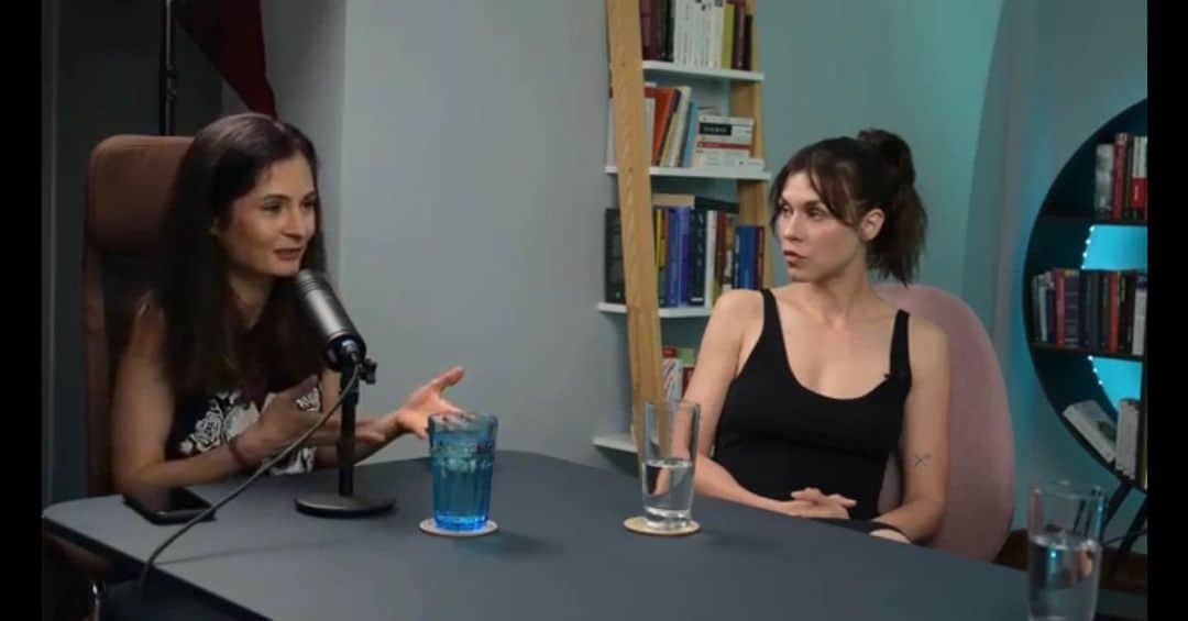 アナ・ウラルのインスタグラム：「My girl Joanie @filmofilia and I spoke to @zaiafet about #SpyMaster // twas all fun and games and history and denouement // full podcast on youtube.com/zaiafet」