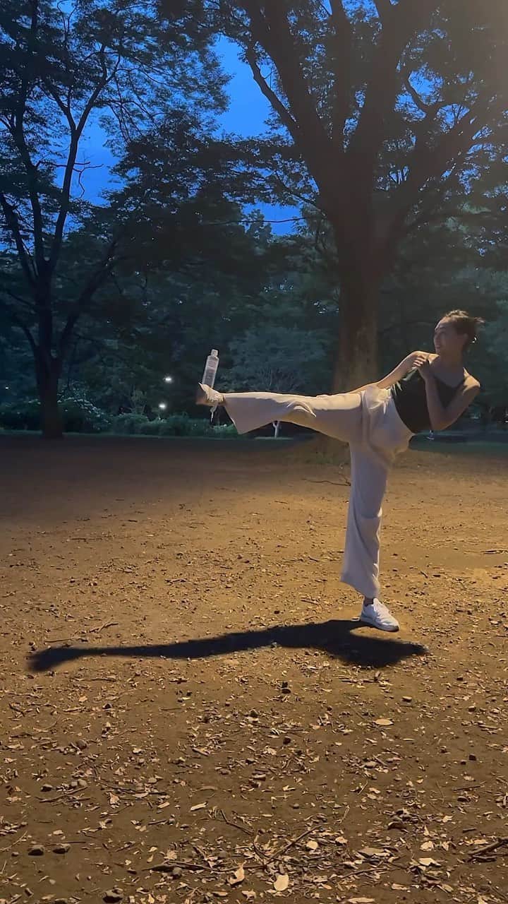 梨衣名のインスタグラム：「Summer Taekwondo Kick🐒🌕」