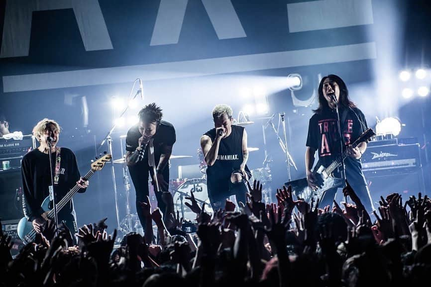 MAH さんのインスタグラム写真 - (MAH Instagram)「TRIPLE AXE ONE MAN SHOW 2023 Day2 at Zepp Haneda, Tokyo.  #TAT23 #SiM #coldrain #HEYSMITH  📷 @yamada_mphoto @hayachinphoto @kouhey0622」7月12日 21時48分 - mahfromsim