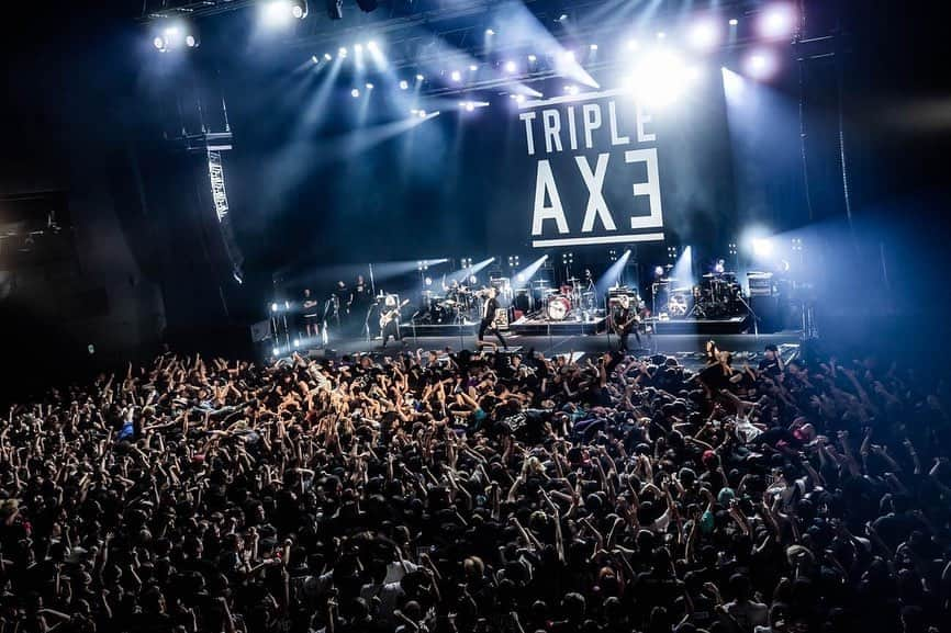 MAH さんのインスタグラム写真 - (MAH Instagram)「TRIPLE AXE ONE MAN SHOW 2023 Day2 at Zepp Haneda, Tokyo.  #TAT23 #SiM #coldrain #HEYSMITH  📷 @yamada_mphoto @hayachinphoto @kouhey0622」7月12日 21時48分 - mahfromsim