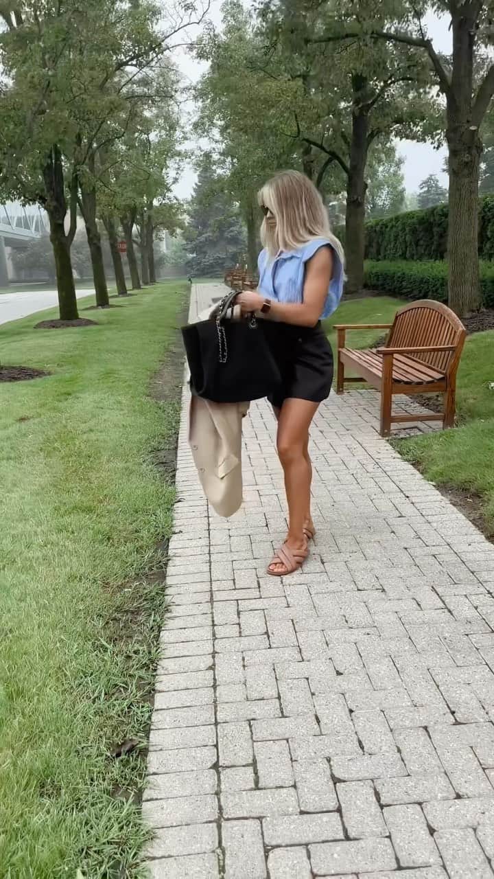 Cara Van Brocklinのインスタグラム：「The type of pieces you’ll wear over and over and never get sick or 👌🏻https://liketk.it/4dVvK」