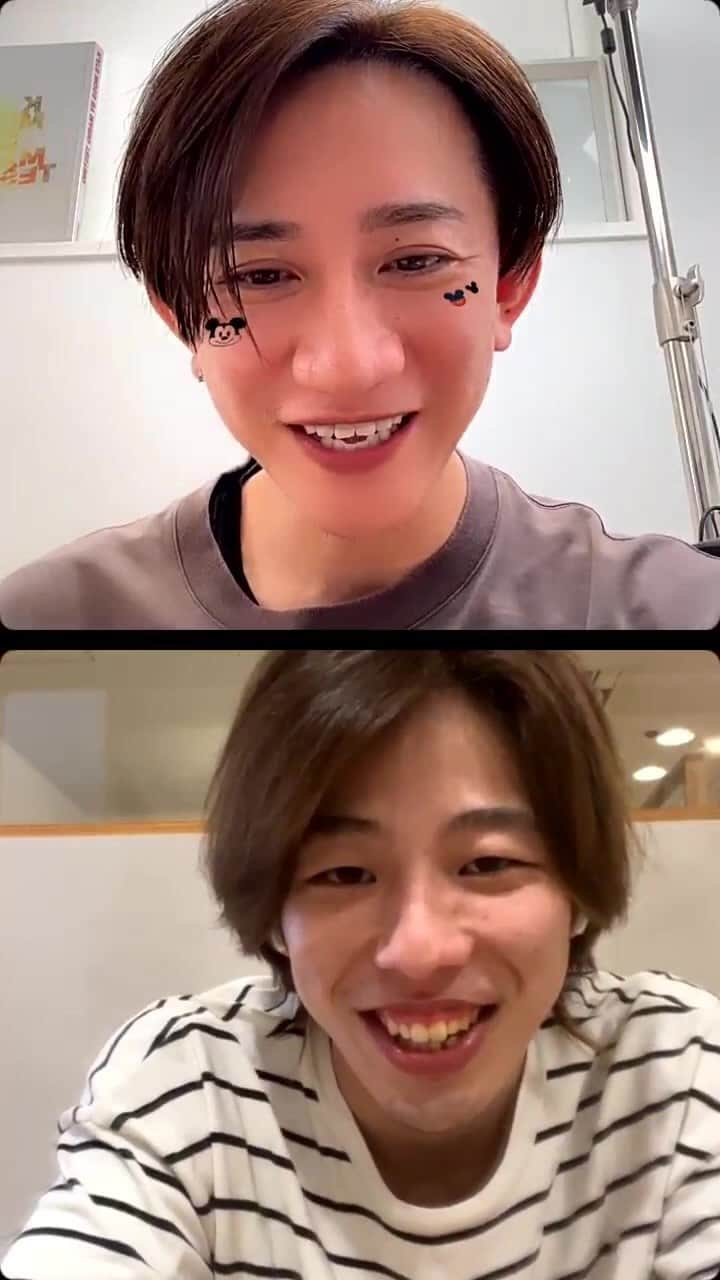 前原穂高のインスタグラム：「大輔とインスタライブしたよ🐨  #美容室Violet #艶感 #くびれ #外ハネ #コテ風パーマ #韓国ヘアー #髪質改善トリートメント #ヨシンモリ #外ハネパーマ #くびれセミディ #ウルフ #寒色系カラー #ふわミディ #シースルーバング #小顔カット #大人可愛い #ハイライト #前髪カット #斜めバング #かきあげバング #ほだかっと #ほだからー #前原穂高」