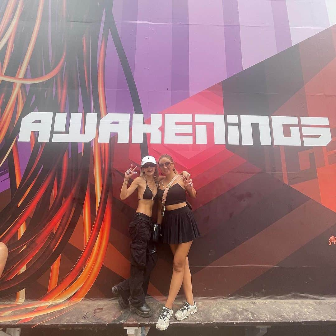 栄木明日香さんのインスタグラム写真 - (栄木明日香Instagram)「Awesome time @awakenings  with @orasao143 ❤️」7月12日 21時51分 - liz_asuka__